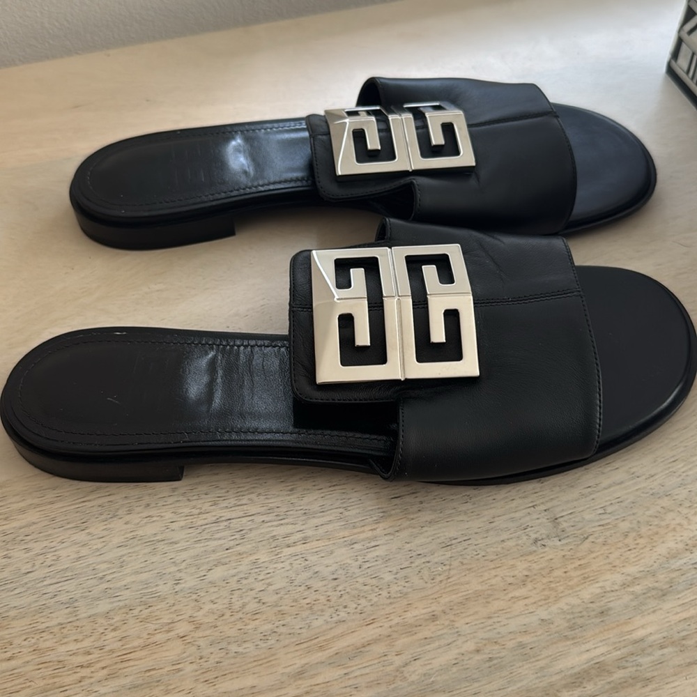 Givenchy 4G Flat Sandals in silver and Black size 40 or 10 - Picture 4 of 4